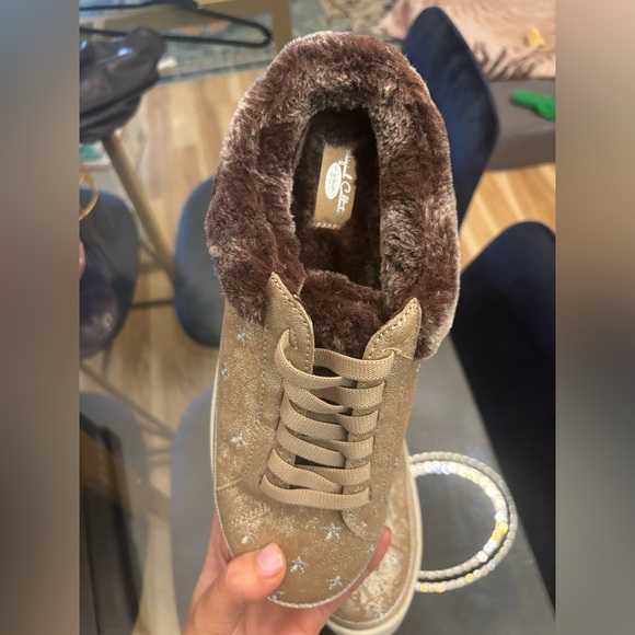 Dr.Scholl’s Mellow Mule Womens Faux Fur Lined Slip On Casual Sneakers Size 7.5 - Picture 3 of 10